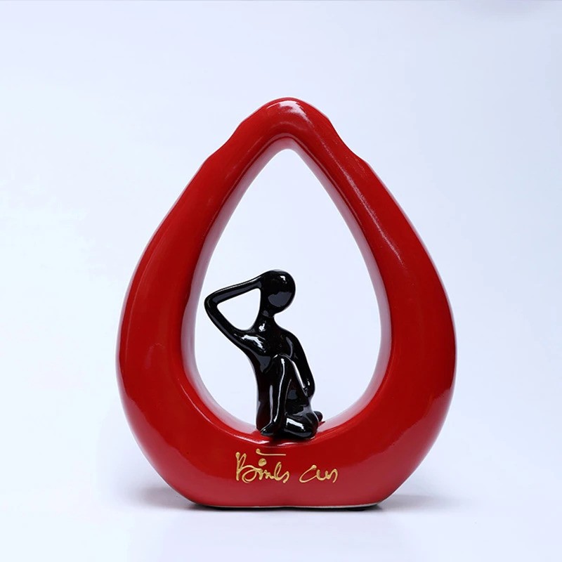 Bình hoa trang trí hình cô gái biểu tượng bình an