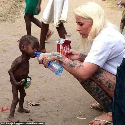 Cậu bé Nigeria từng khiến thế giới rơi nước mắt: 9 năm sau, hành trình đổi đời kỳ diệu