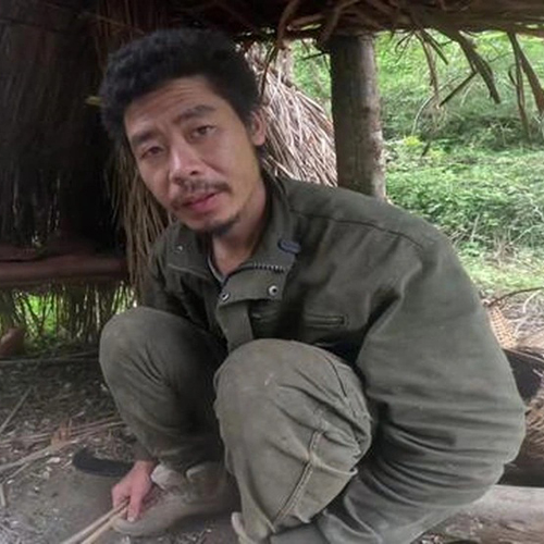 Chàng trai Trung Quốc sống sót 70 ngày nhờ ăn chuột và cua suối, trở thành “Vua hoang dã”