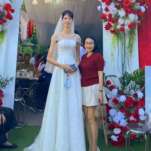 Cô dâu cao 1m85 ở tuyên quang gây sốt mạng xã hội