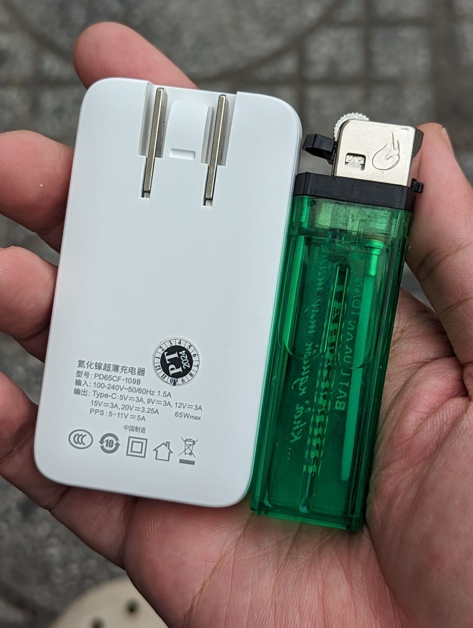 [Hình ảnh: cu-sac-gan-65w-sieu-mong-doc-la-sac-nhan...130k-4.jpg]