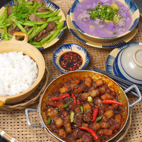 Hướng dẫn làm thịt kho tiêu và đậu que xào lòng gà hấp dẫn