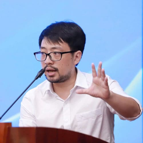Nhân viên lo mất việc vì AI nhưng vẫn phải học để giữ nghề