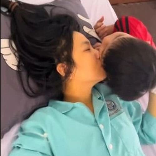 Nụ hôn cuối cùng của mẹ: Câu chuyện lay động trái tim về tình mẫu tử thiêng liêng