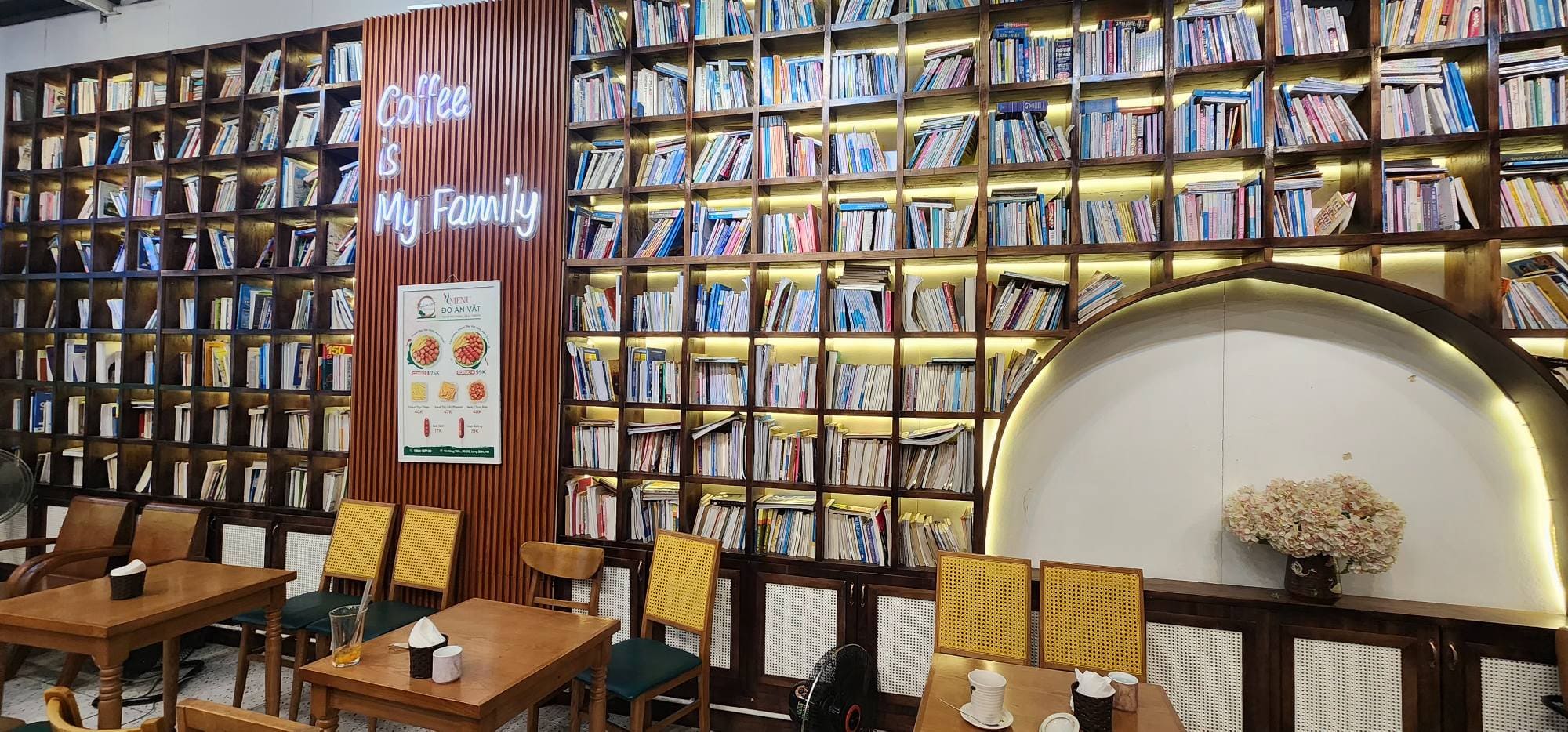 [Hình ảnh: o-ha-noi-co-quan-ca-phe-sach-nao-hay-kho...-hon-1.jpg]