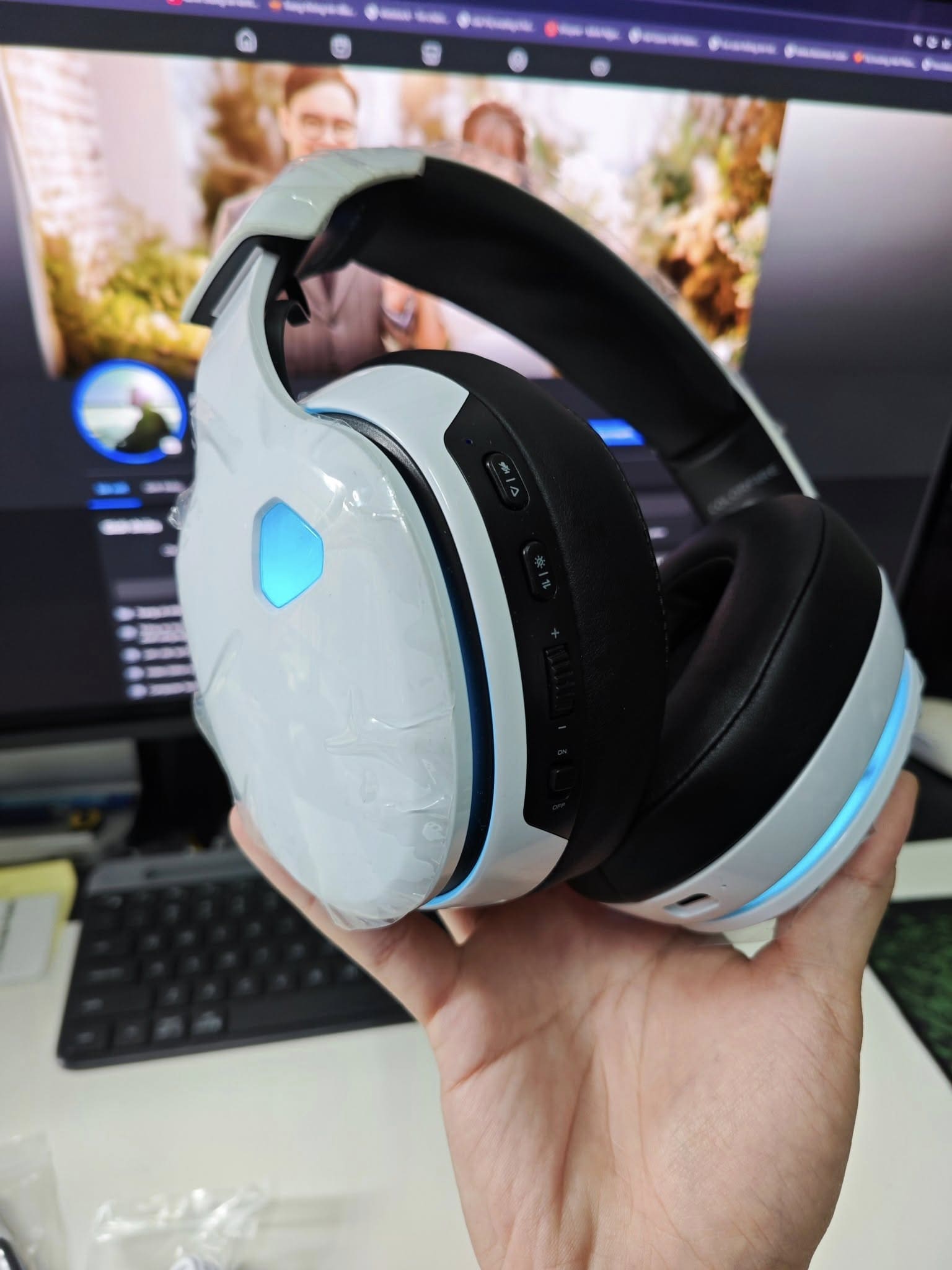 [Hình ảnh: tai-nghe-colorfire-solaris-wireless-3-ch...ngay-2.jpg]