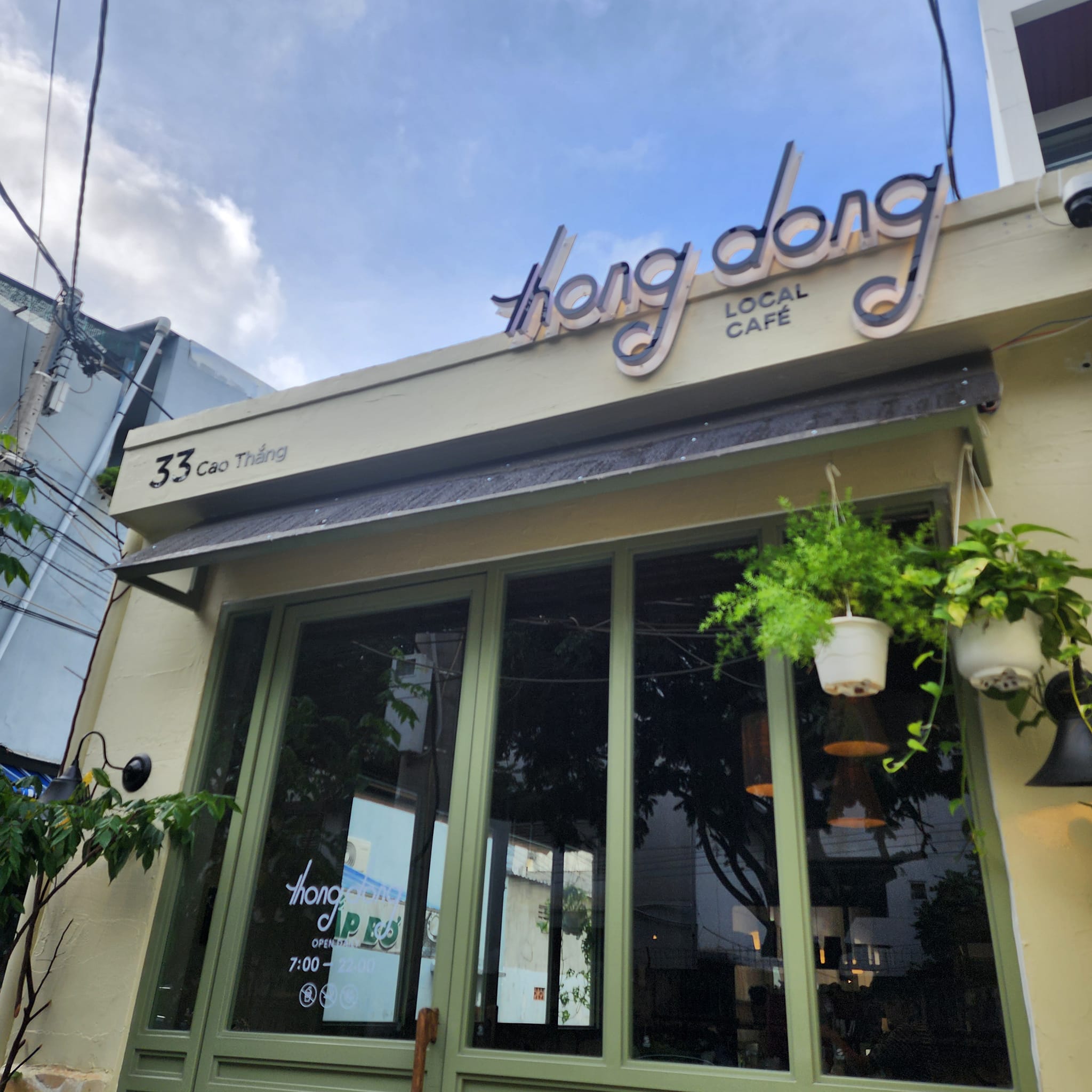 Thong Dong Café – Không Gian Tuyệt Vời Cho Gặp Gỡ và Làm Việc