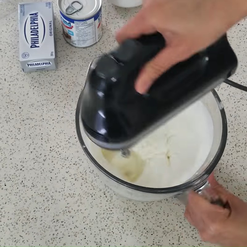 2 cách làm kem phô mai sữa chua và sữa đặc ngọt ngào, mát lạnh 27