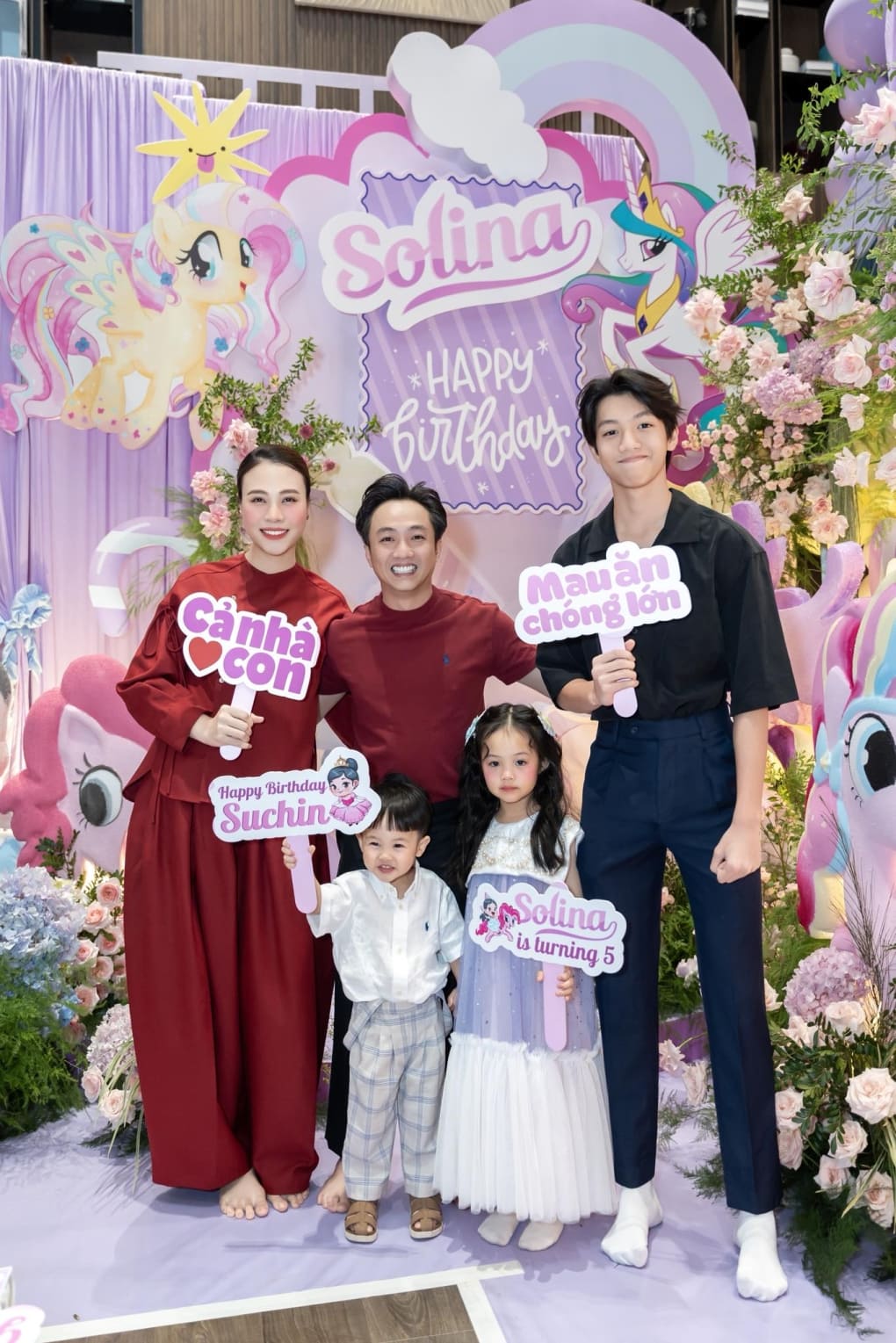 4 cậu ấm Gen Alpha của showbiz Việt diện trang phục năng động khoe vẻ ngoài bảnh bao