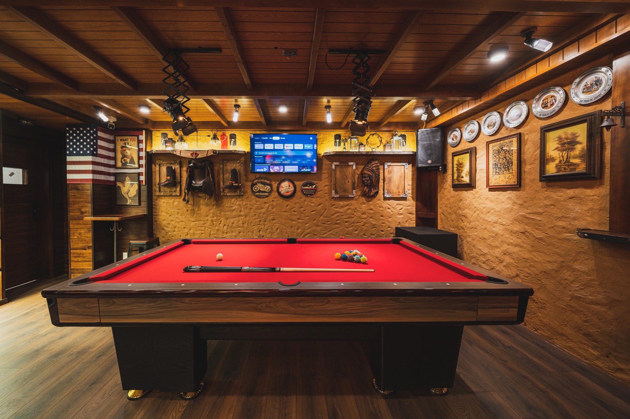 Acoustic Bar Thảo Điền – Trải Nghiệm Quán Rượu Viễn Tây Độc Đáo Giữa Lòng Sài Gòn 3