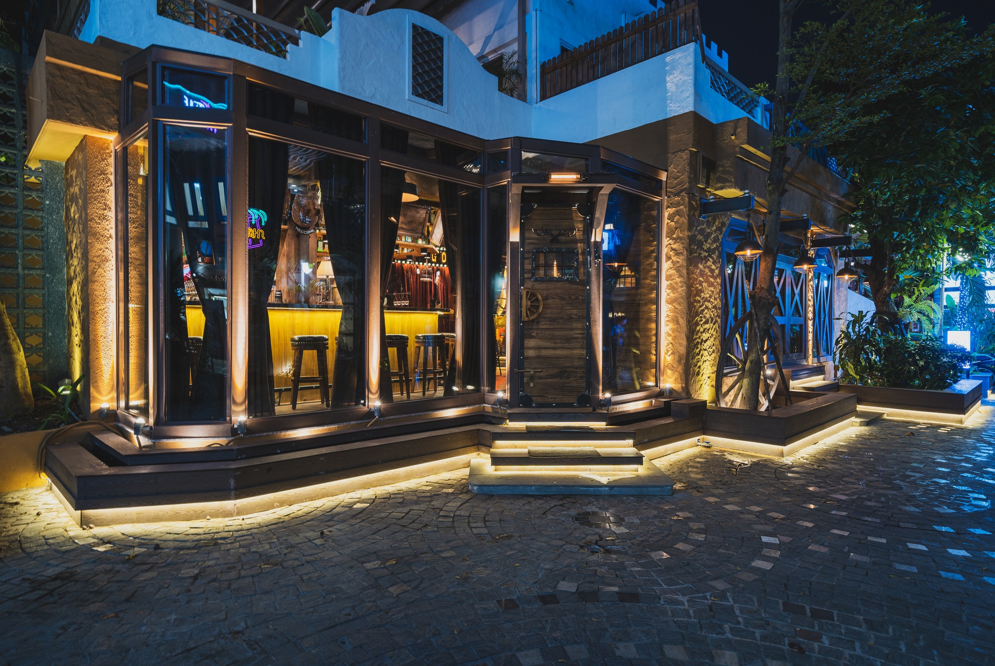 Acoustic Bar Thảo Điền – Trải Nghiệm Quán Rượu Viễn Tây Độc Đáo Giữa Lòng Sài Gòn 4
