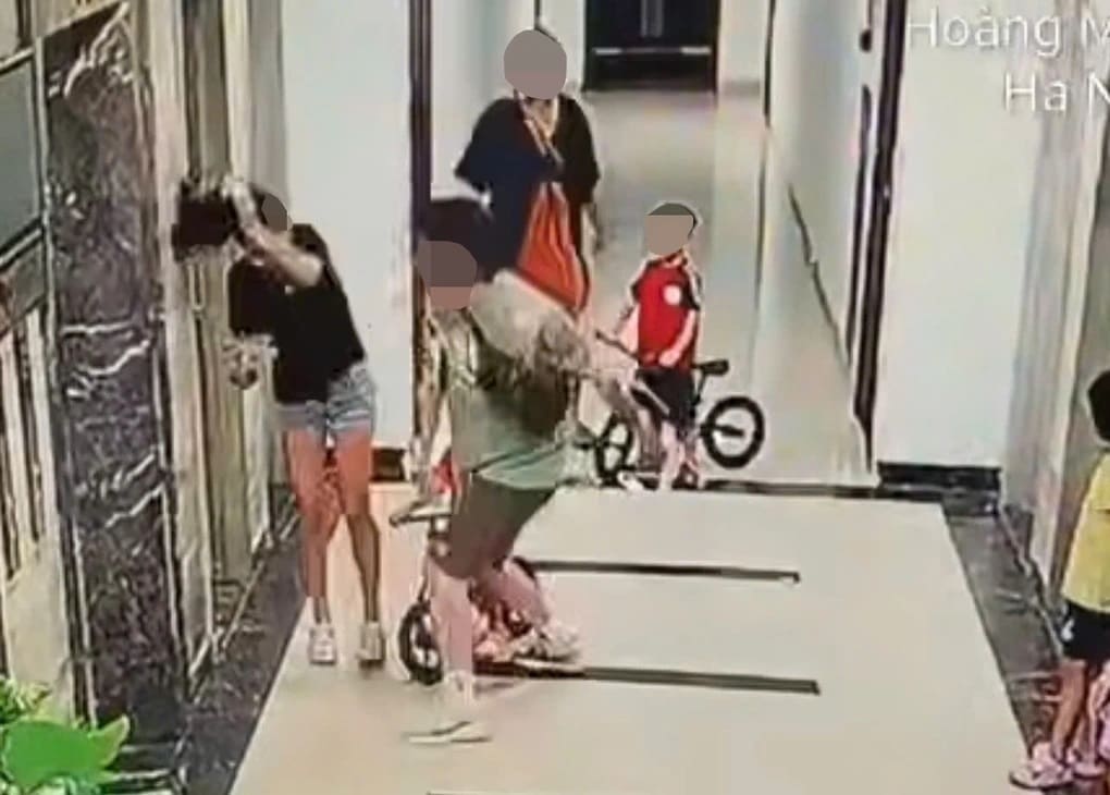 Bài học giáo dục trẻ từ vụ việc người đàn ông đánh phụ nữ ngay tại chung cư Hà Nội