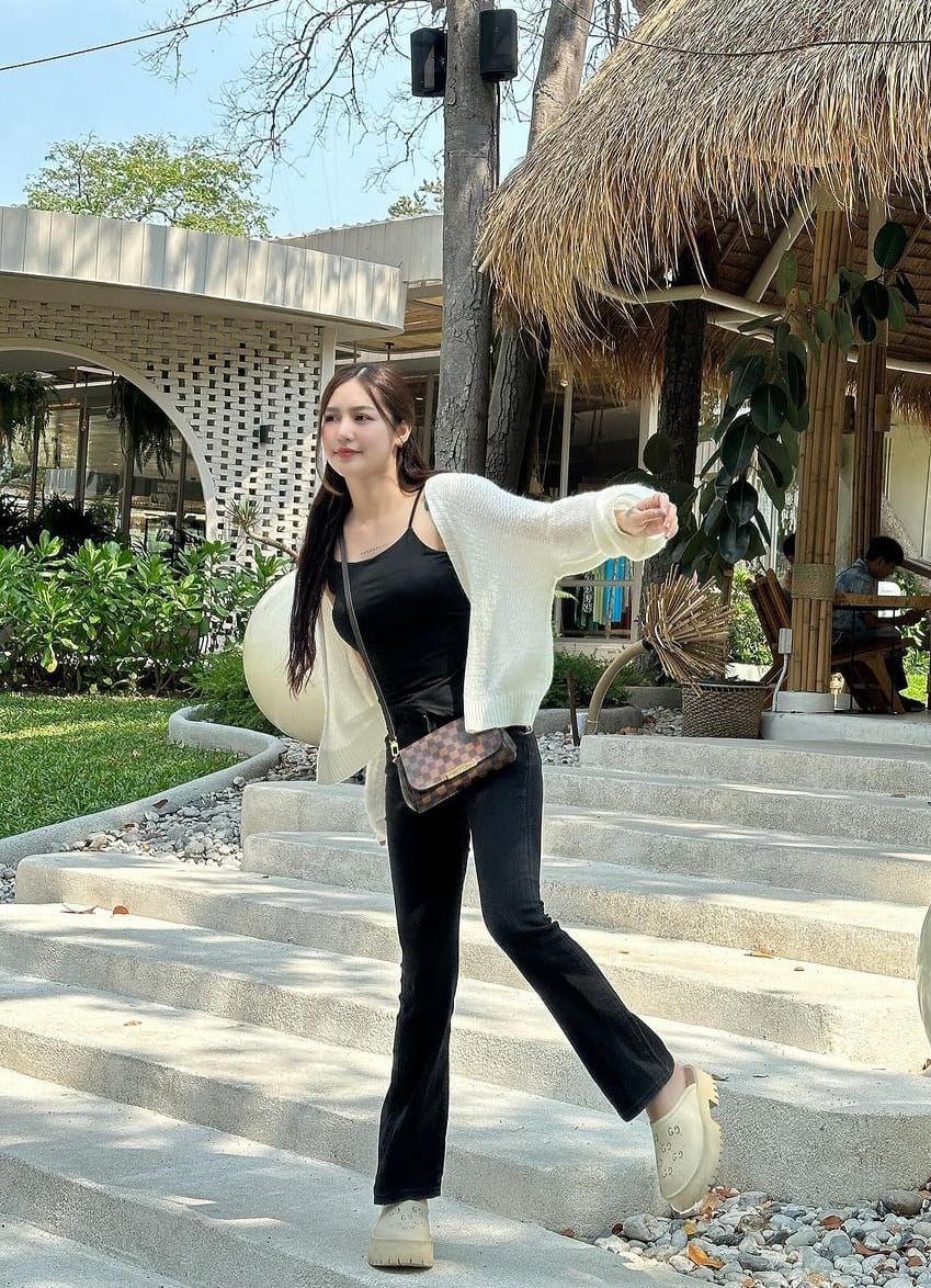 Ngày mới bước sang tết theo về