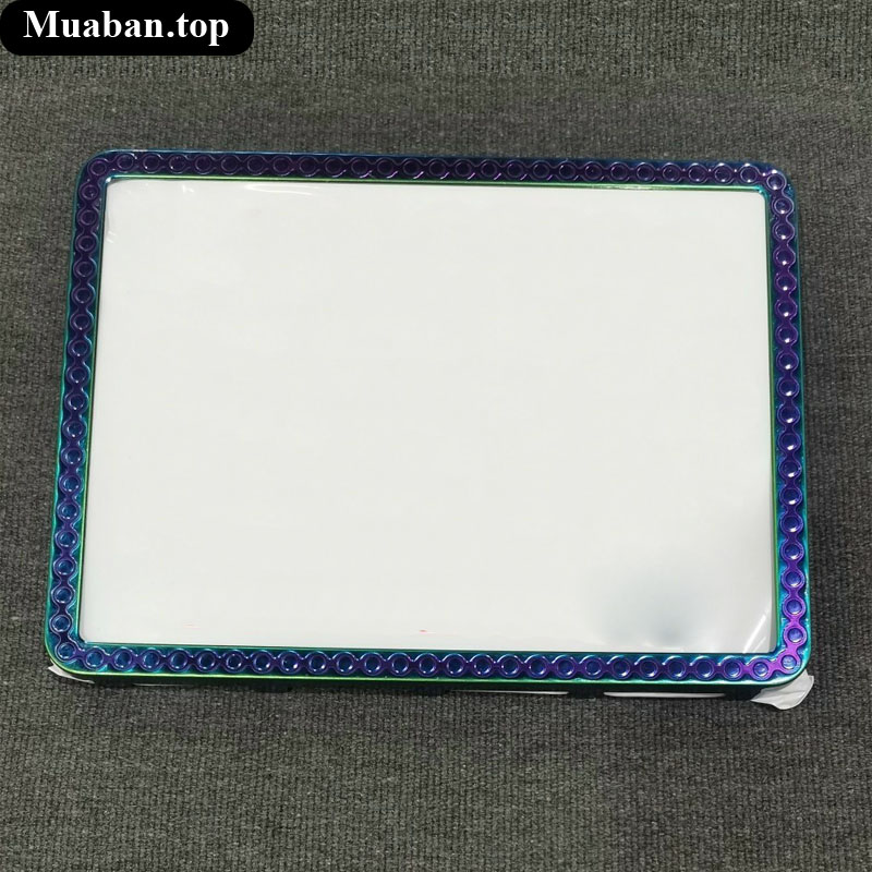 Biển số xe máy viền hoa văn màu titan Biển số xe máy viền hoa văn màu titan
