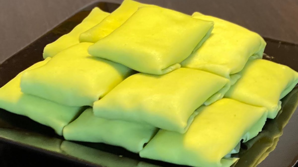 Cách làm bánh crepe lá dứa nhân kem chuối thơm ngon, lạ miệng ăn là ghiền 1