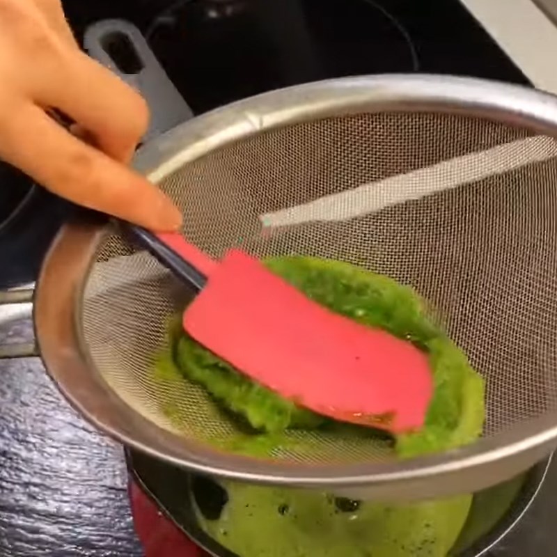 Cách làm bánh crepe lá dứa nhân kem chuối thơm ngon, lạ miệng ăn là ghiền 4