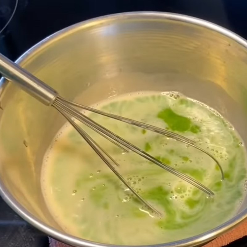 Cách làm bánh crepe lá dứa nhân kem chuối thơm ngon, lạ miệng ăn là ghiền 5