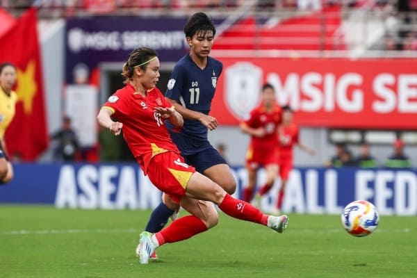 Tuyển nữ Việt Nam thắng Thái Lan 3 1 giành hạng ba AFF Cup 2025 nhận mưa lời khen từ CĐV khu vực