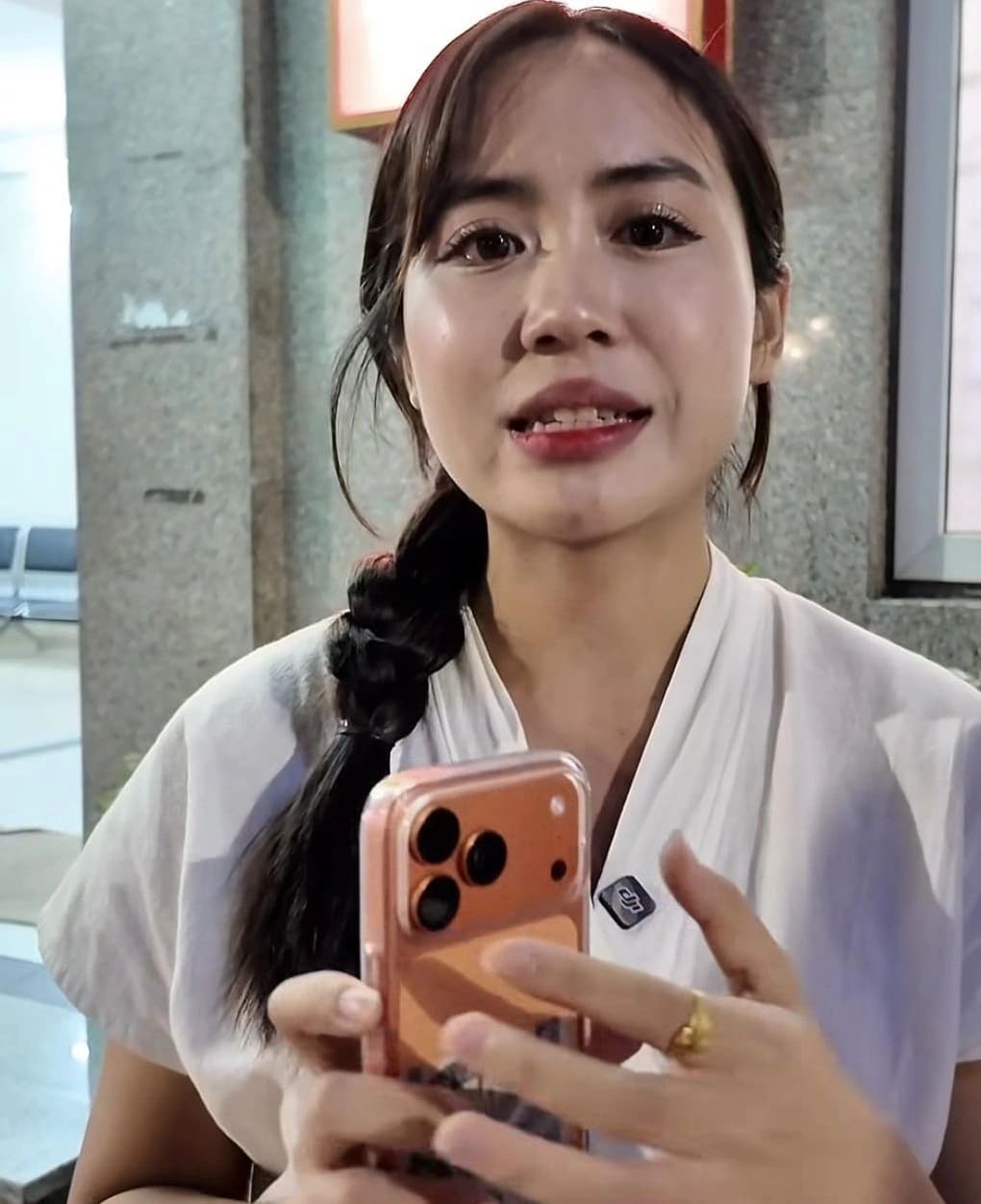 Cô gái Lào mất iPhone nhận lại trong đêm