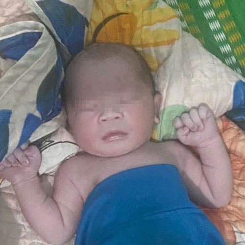 Công nhân Nghệ An nhặt được trẻ sơ sinh trong túi bóng đen ven đường,tin nóng xã Trung Lộc gây xôn xao dư luận