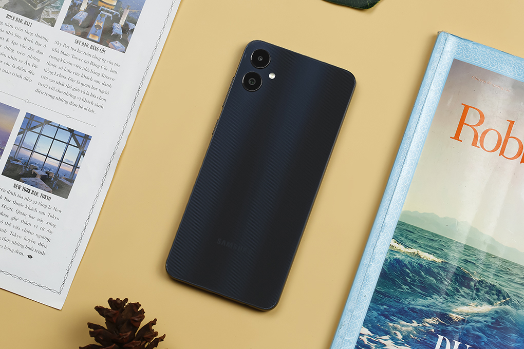 Điện thoại Samsung Galaxy A05 6GB 128GB 17