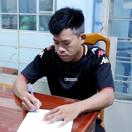 Ép con nợ chụp ảnh nhạy cảm, quan hệ tình dục mới cho vay tiền ở An Giang