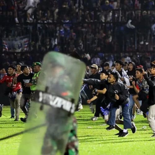 FIFA từ chối yêu cầu gỡ lệnh cấm CĐV Indonesia đến sân khách, đưa ra phản hồi cứng rắn