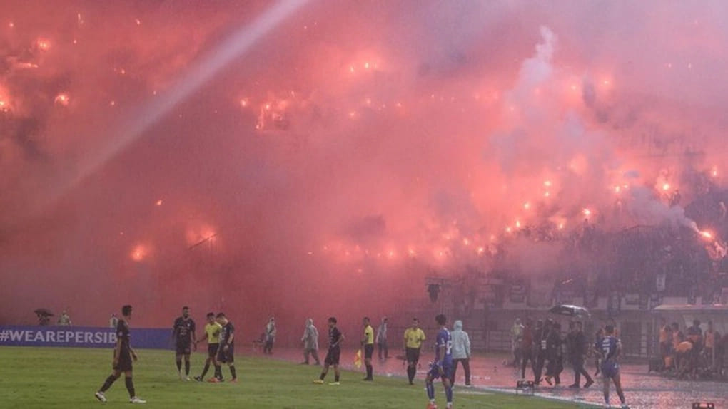 FIFA bác đề xuất gỡ án cấm sân khách của Indonesia vì chưa đảm bảo an toàn