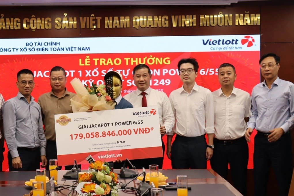 Giáo viên Đà Nẵng trúng Vietlott 180 tỷ đồng
