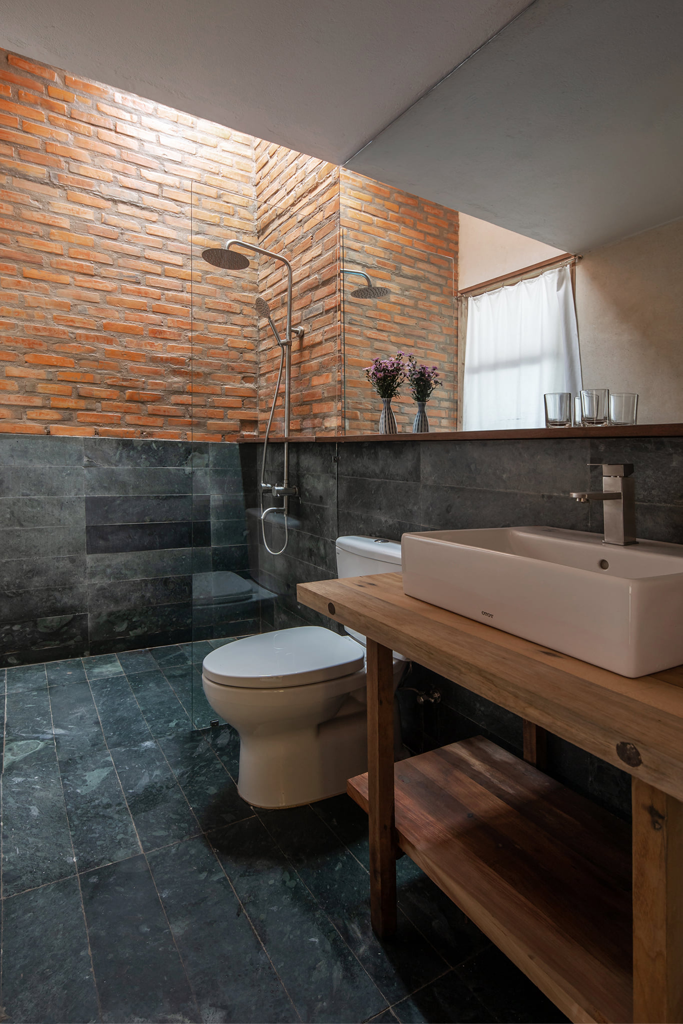 Hachi Homestay & Spa – Phòng Pomelo Queen Room: Trải Nghiệm Nghỉ Dưỡng Tinh Tế 9