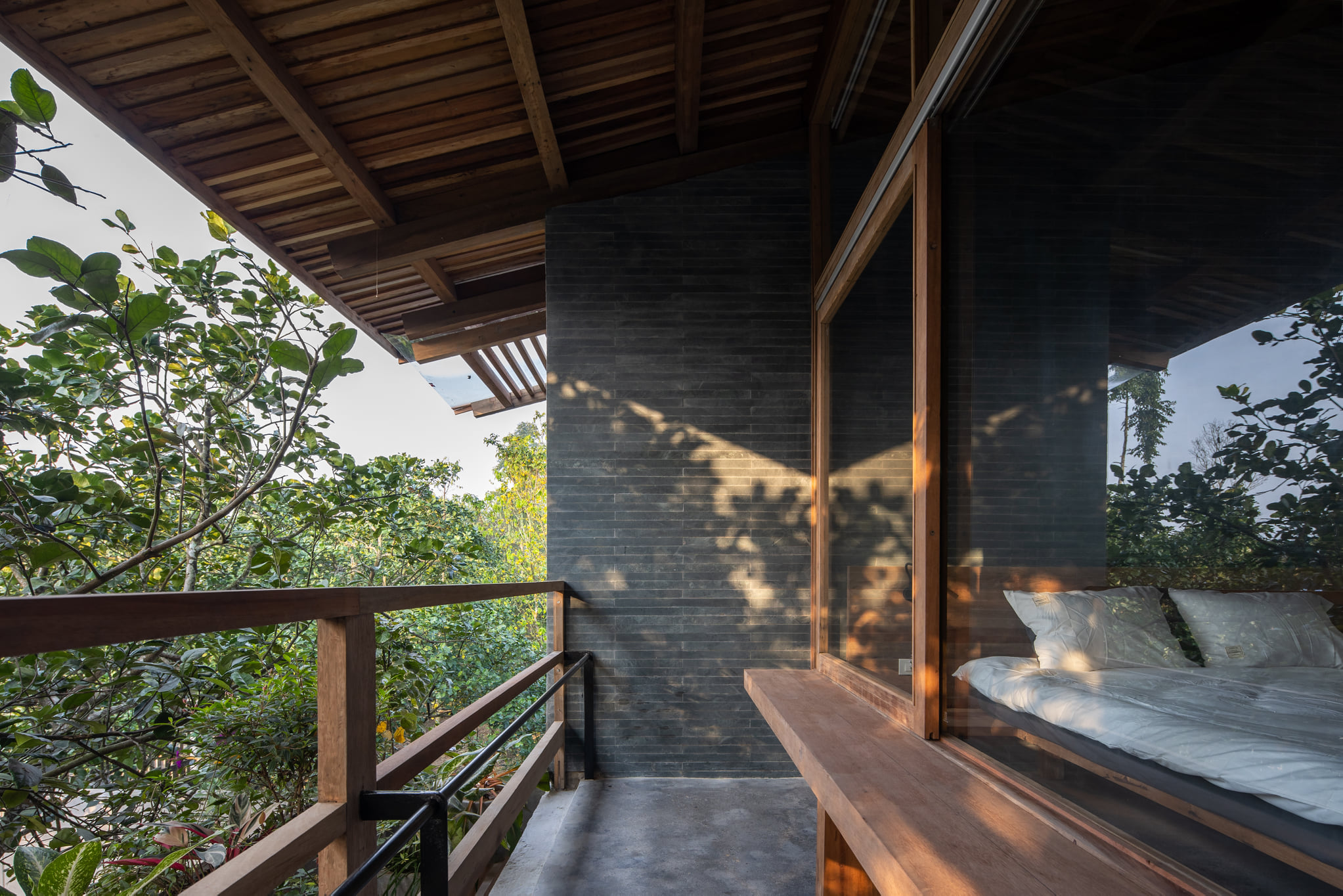 Hachi Homestay & Spa – Phòng Pomelo Queen Room: Trải Nghiệm Nghỉ Dưỡng Tinh Tế 12
