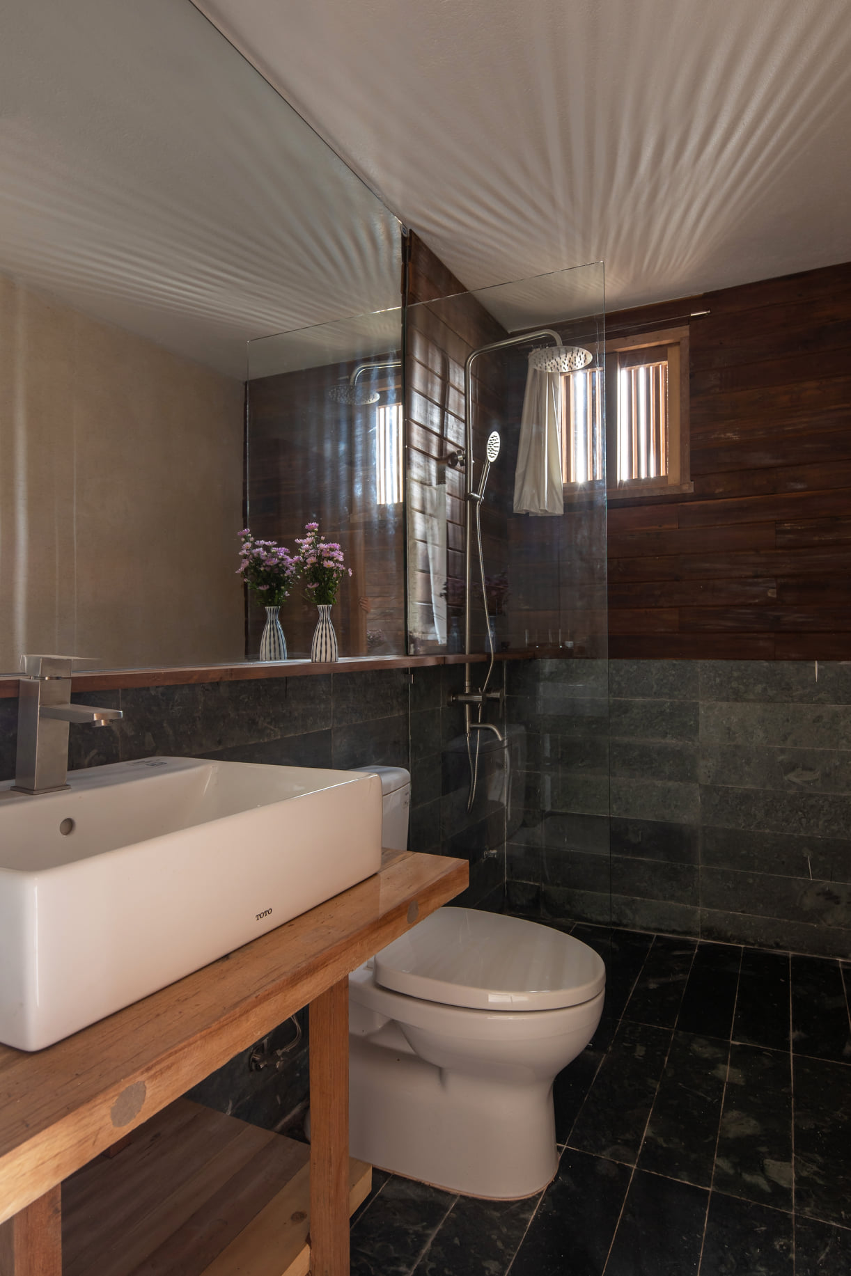 Hachi Homestay & Spa – Phòng Pomelo Queen Room: Trải Nghiệm Nghỉ Dưỡng Tinh Tế 5