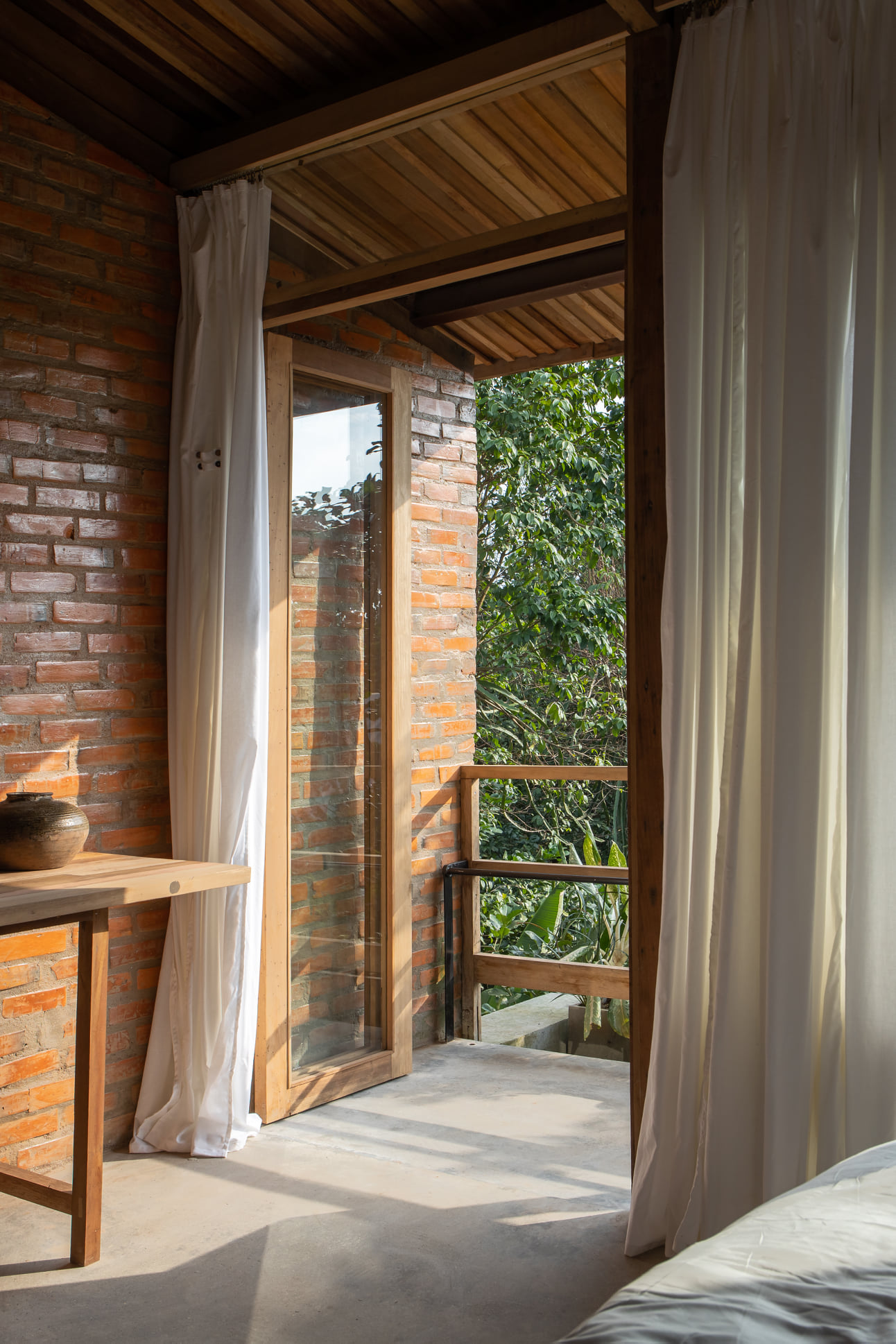 Hachi Homestay & Spa – Phòng Pomelo Queen Room: Trải Nghiệm Nghỉ Dưỡng Tinh Tế 7