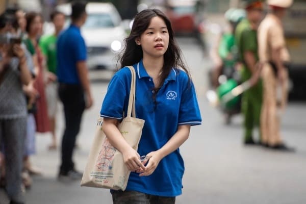 Học sinh cấp 2 và cấp 3 sẽ học 2 buổi ngày từ năm học 2025–2026