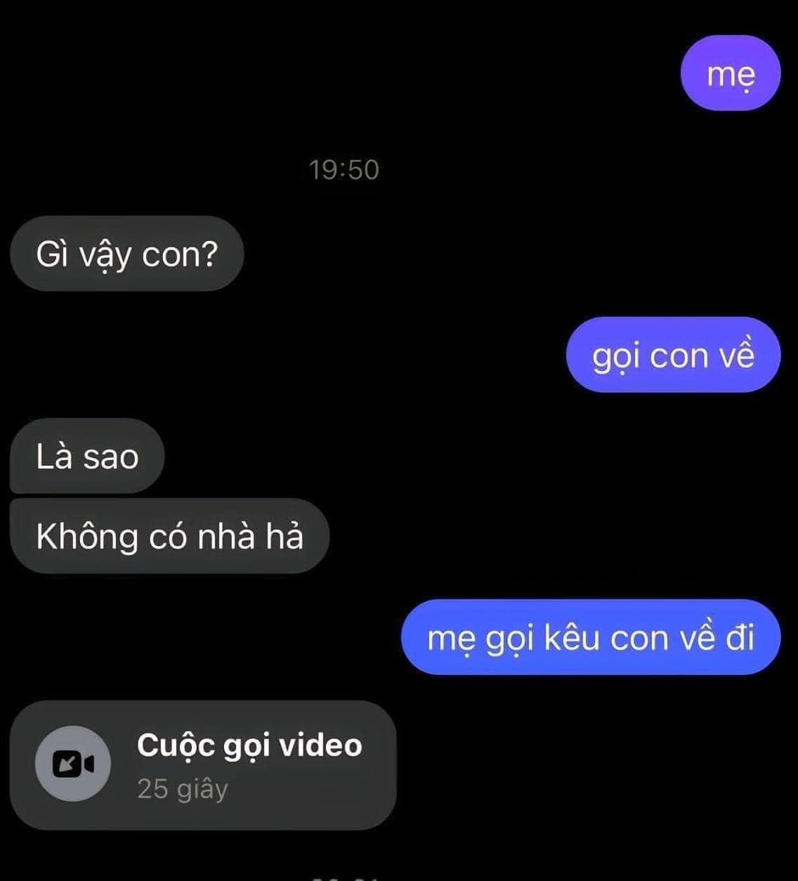 Mẹ ơi! cíu con chén này đi mẹ
