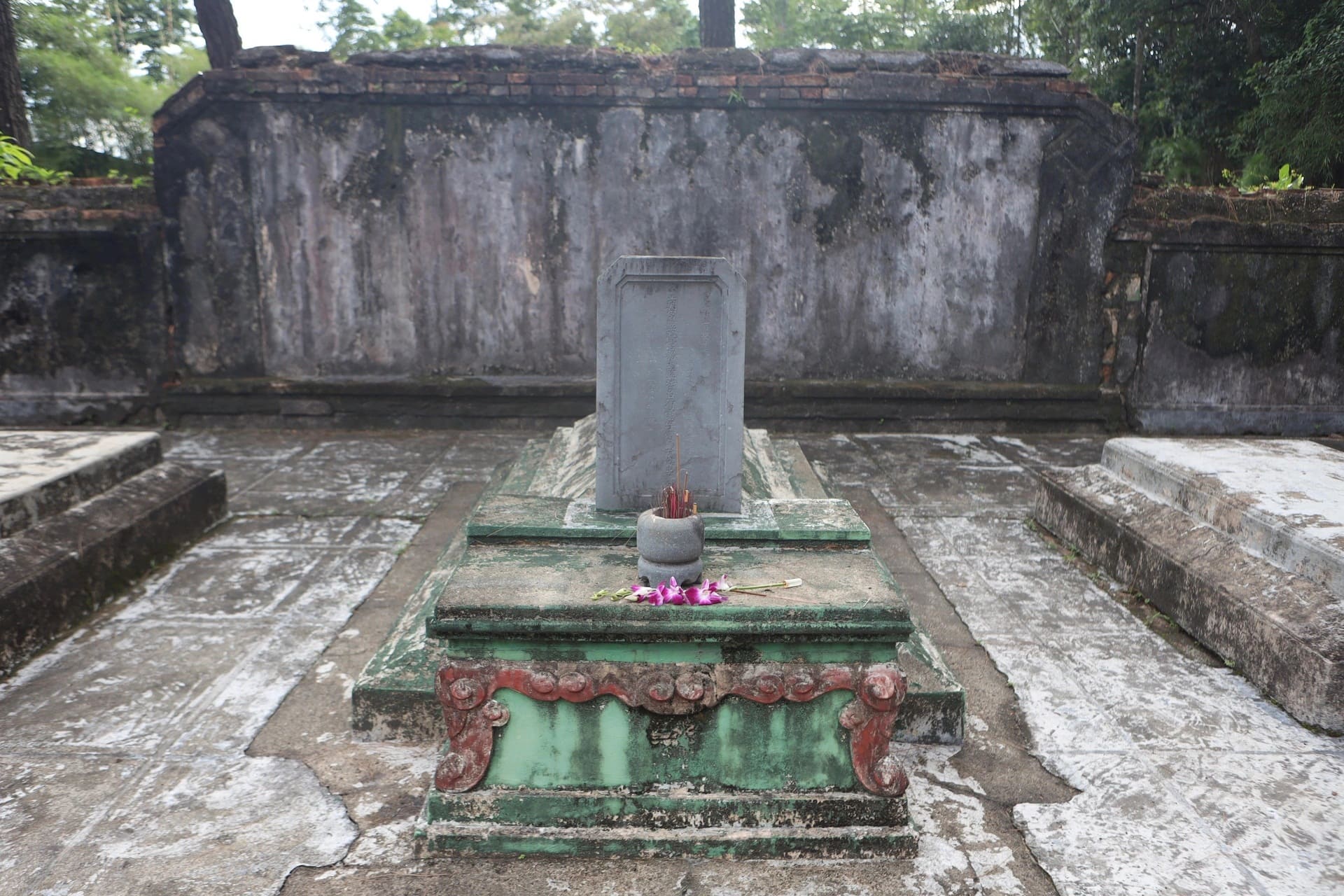 Hành trình tham quan và chiêm bái chùa từ hiếu huế