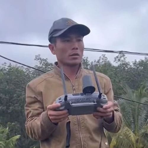 Người đàn ông dùng drone hơn 300 triệu đồng giải cứu nạn nhân mắc kẹt suốt đêm giữa lũ ở Đắk Lắk