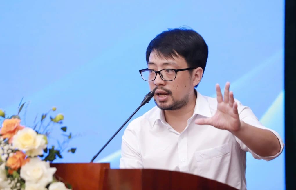 Nhân viên lo mất việc vì AI nhưng vẫn phải học để giữ nghề