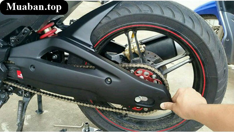 Ốp gắp Exciter cùng dè chắn bùn 4