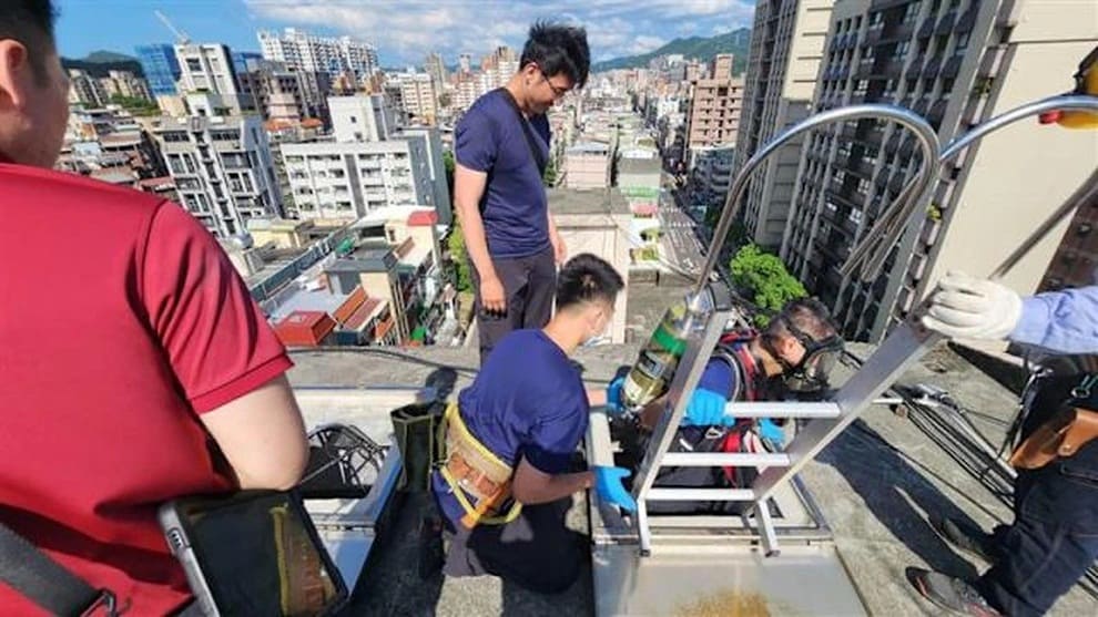 thi thể nổi trong bể nước chung cư đài bắc cư dân hoảng loạn vì nguy cơ dùng nước ô nhiễm