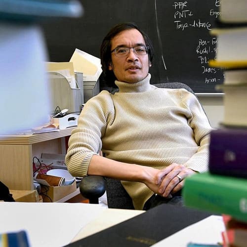 Thiên tài toán học IQ cao nhất thế giới Terence Tao gặp khó vì thiếu tài trợ nghiên cứu
