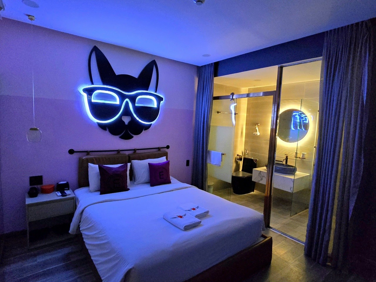 Top 20 Phòng Đỉnh Nhất tại Eros Hotel – Trải Nghiệm Xa Hoa Không Thể Bỏ Lỡ 16
