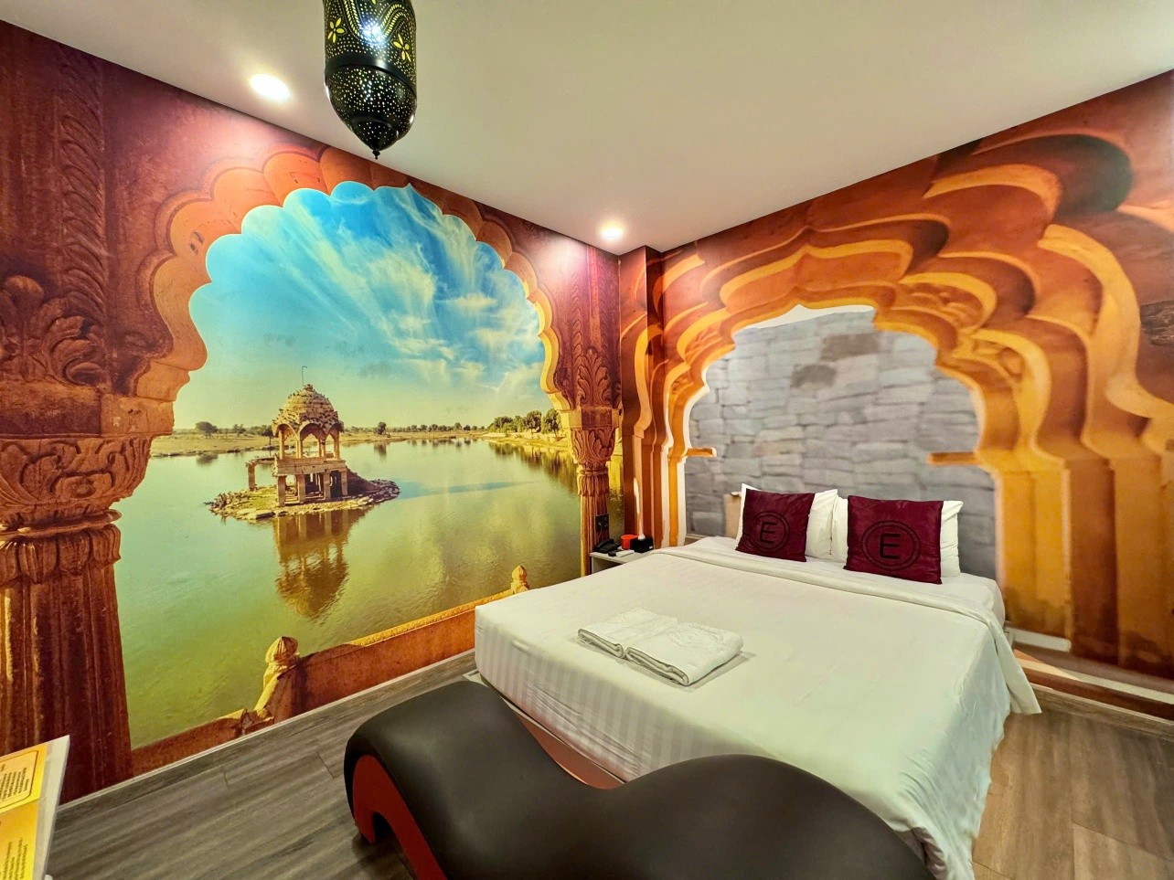 Top 20 Phòng Đỉnh Nhất tại Eros Hotel – Trải Nghiệm Xa Hoa Không Thể Bỏ Lỡ 17