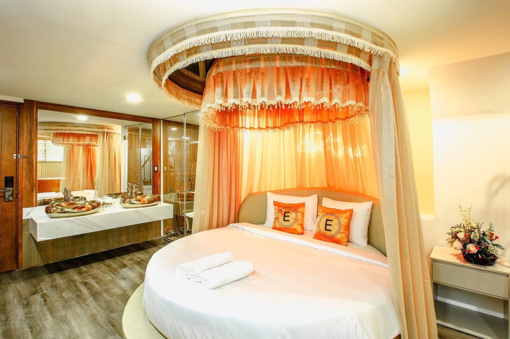 Top 20 Phòng Đỉnh Nhất tại Eros Hotel – Trải Nghiệm Xa Hoa Không Thể Bỏ Lỡ 7