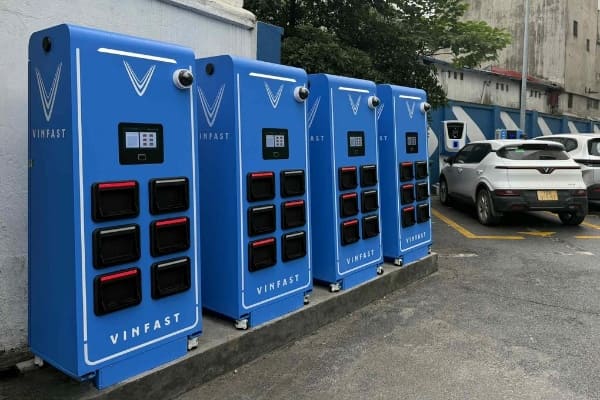 VinFast lắp trạm đổi pin xe máy điện đầu tiên tại Hà Nội