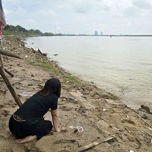 Vụ bố ôm con nhảy sông Lam gây chấn động Nghệ An